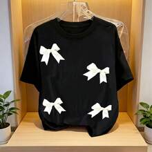 Women's Short Sleeve T-Shirt - "Four White Bows" Print Pattern Design, Regular Fit Black Crew Neck T-Shirt, Extended Front. Durable, Comfortable, And Versatile Casual Short Sleeve Top, Suitable As A Gift - 黑色 - 查看 7