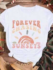 Camiseta Gráfica "Forever Chasing Sunsets" para Verano, Playa, Vacaciones, Estampado de Atardecer, Ropa Casual Negra para Mujer, Temporada de Verano - Blanco - Ver 3