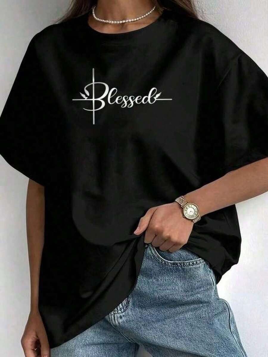 Women's Short-Sleeve T-Shirt Available In Five Colors. Aesthetic Christian T-Shirt With A Cross Graphic, Perfect For Summer And Minimalist Faith Art. 100% Cotton. T-Shirt With A Patriotic American Flag Print. Casual Short-Sleeve Graphic Print T-Shirt. Cool Summer Graphic Tee. Soft, Breathable Fabric, Comfortable All Day Long. - 黑色 - 查看 1