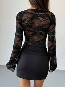 Blusa de manga larga con cuello en V profundo, transparente y con detalles de encaje negro para mujeres - Negro 3 - Ver 4