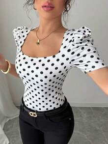 Camiseta casual de mujer, elegante y sexy, de manga corta, cuello joya, mangas abullonadas, puños fruncidos, estampado de lunares blancos y negros, silueta ajustada, adecuada para vacaciones - Multicolor 8 - Ver 5