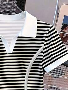Camiseta de mujer casual de manga corta con cuello polo, estampado de caballero a rayas y contraste de color - Blanco y Negro - Ver 5