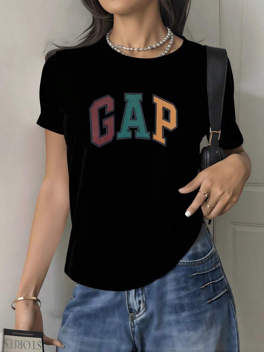 Letras grandes multicolor en el pecho que evocan energía juvenil y confianza casual perfectas para expresar personalidad moderna y actitud relajada camiseta de mujer cómoda para uso diario - Negro - Ver 1
