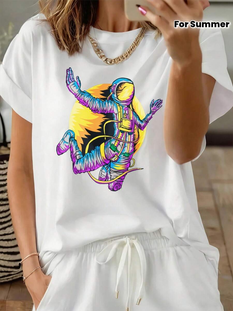 2026 New Year Themed T-Shirt, Colorful Space Astronaut Design, Casual Summer Wear, Quick-Drying, Comfortable, Loose Fit,  Blouse For Women. Women's Summer Graphic Tees. Women's Casual Printed T-Shirt, Short Sleeve, Crew Neck, Local Spring/Summer Streetwear. - 白色 - 查看 1