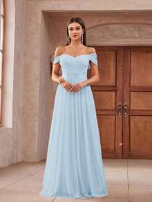 Aureia Vestido de dama de honor romántico y elegante con pliegues, sección de cintura decorada con cinta, y tela de gasa de seda brillante con hombros descubiertos y voluminosa malla elegante - Celeste - Ver 3