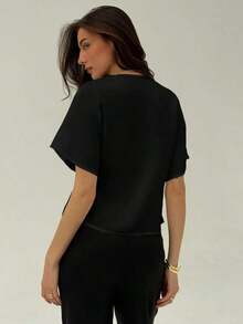 Camisa blanca sólida con mangas de murciélago, doble botonadura y frente abierto elegante - Negro - Ver 2