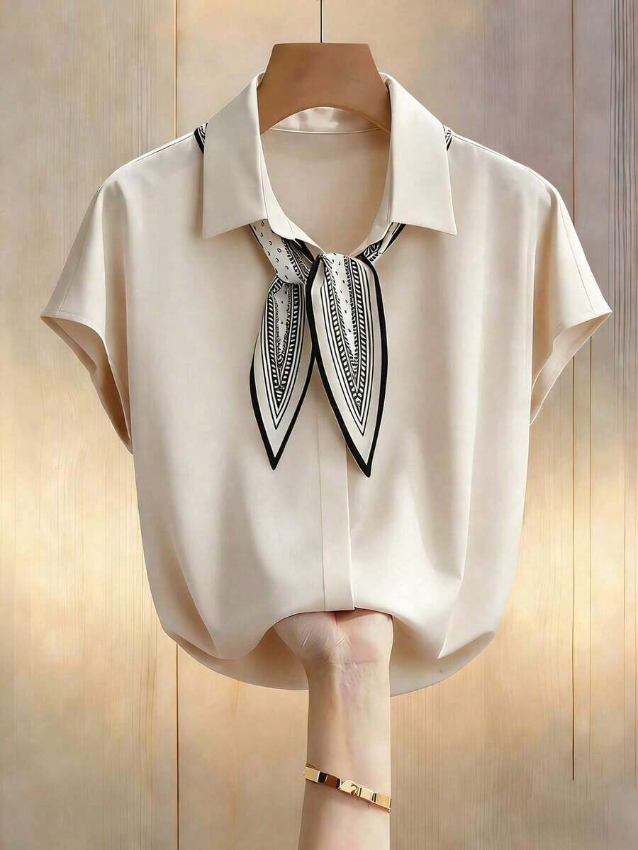 Blusa holgada de manga corta con cuello en V y estampado de pañuelo, versátil y casual, adecuada para la oficina y el transporte en primavera/verano, color beige - Caqui 2 - Ver 1