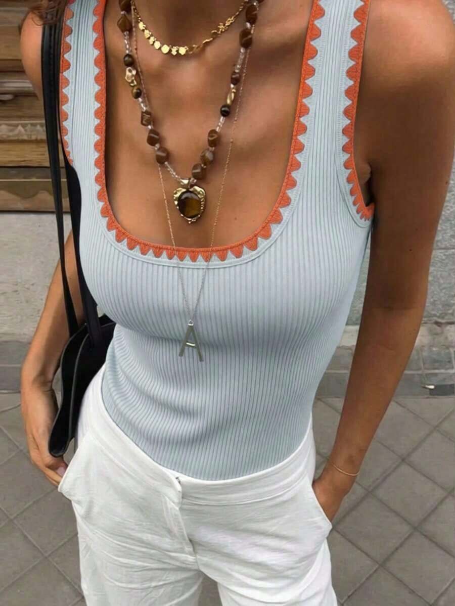 Camiseta de tirantes de cuello cuadrado con contraste de color estilo retro francés, camiseta sin mangas minimalista y versátil de ajuste ceñido y sexy, de tejido de punto bordado con conchas, adecuada para salir, ir al trabajo, ir a la escuela - Azul - Ver 1