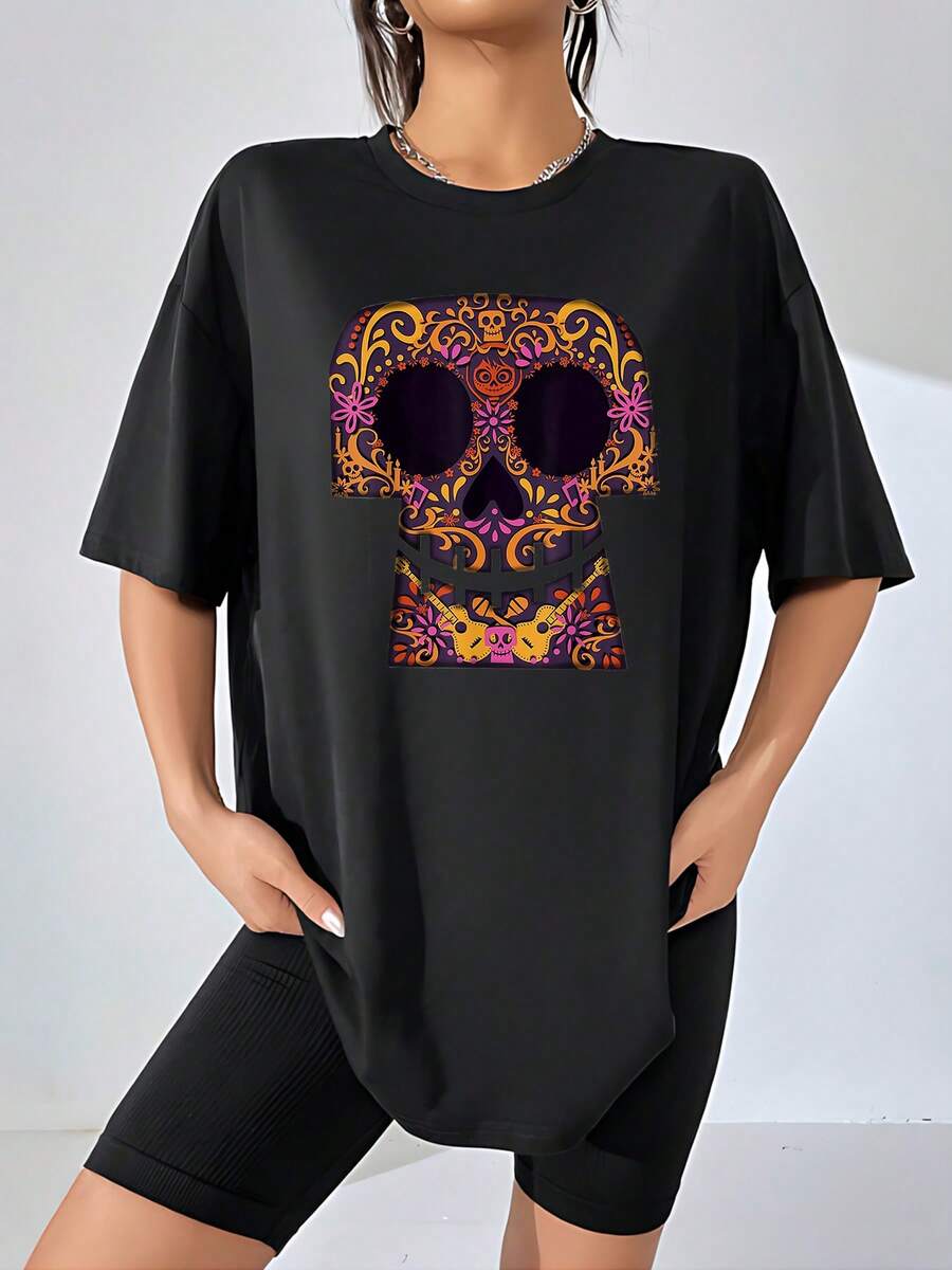 Colorful Skull With Flowers And Guitars Symbolizing Joy And The Memory Of Life, Inspired By The Art Of The Day Of The Dead And The Connection With Cultural Roots. Comfortable And Modern Casual Women's T-Shirt - 黑色 - 查看 1