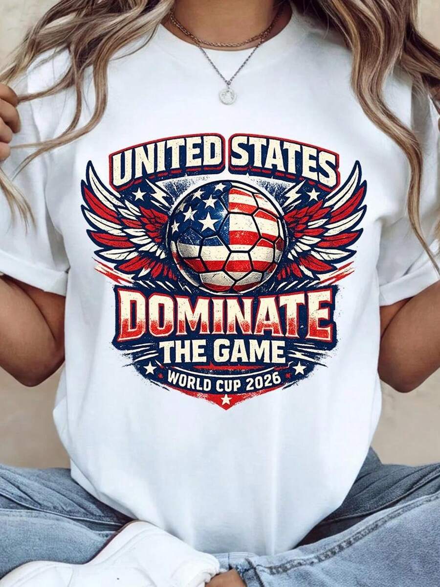 Camiseta de fútbol de EE. UU. Copa Mundial 2026 Camiseta de aficionado al fútbol americano, Estados Unidos domina el juego. Camiseta unisex de algodón puro de 220 g. Peso ideal para todas las estaciones, adecuada tanto para hombres como para mujeres. Tejido duradero de alta calidad, suave al tacto y de larga duración. Parte superior transpirable. Adecuada para mujeres en primavera y verano, vacaciones, Día de la Madre, Día de la Independencia. - Blanco - Ver 1