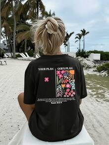 Vintage Women's Round Neck T-Shirt With Double-Sided Print, "God's Plan, Your Plan" (Isaiah 55:8-9), Floral Pattern T-Shirt, Casual Christian Faith Top, Soft And Lightweight Women's T-Shirt, Religious Gift, Breathable And Stylish. - 黑色 - 查看 3