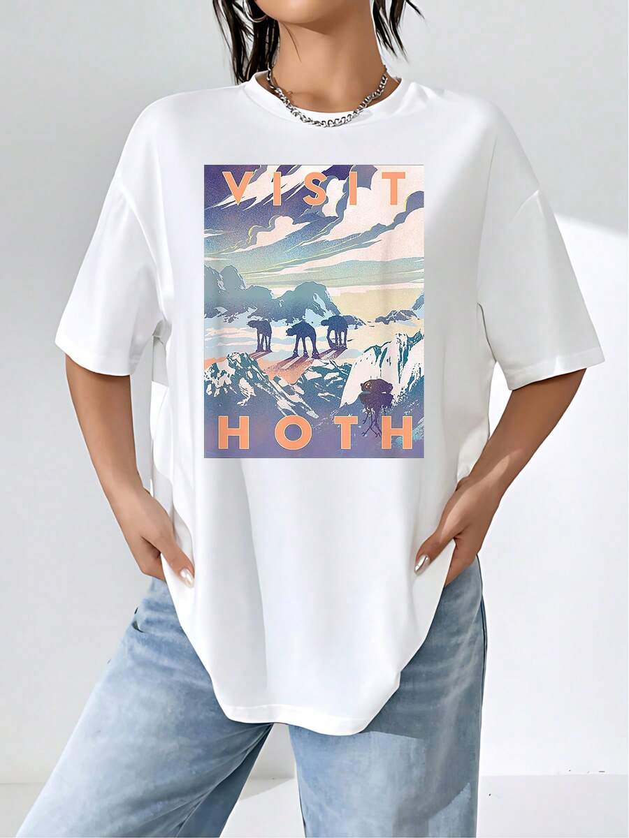 A Print Depicting An Icy Landscape With Snow-Capped Mountains And Machines Moving Under A Colorful Sky Evokes Adventure And Science Fiction. A Soft And Comfortable Women's T-Shirt, Ideal For Everyday Wear And Casual Travel. - 白色 - 查看 1