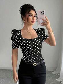 Camiseta casual de mujer, elegante y sexy, de manga corta, cuello joya, mangas abullonadas, puños fruncidos, estampado de lunares blancos y negros, silueta ajustada, adecuada para vacaciones - Multicolor 6 - Ver 9