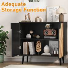 Aparador moderno de almacenamiento con estante ajustable y elegante diseño de espiga – Credenza independiente para comedor – Amplio espacio de almacenamiento para cocina, sala de estar o pasillo - Veta de nogal + negro - Ver 2