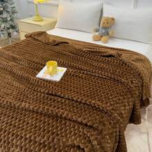 1pc Comfortable Flannel Blanket, Super Soft & Lightweight, All-Season, Hexagon Jacquard Pattern, Halloween & Christmas, Suitable For Home, Camping, Fashionable Room & Bedroom Decor - Coffee Brown - View 6