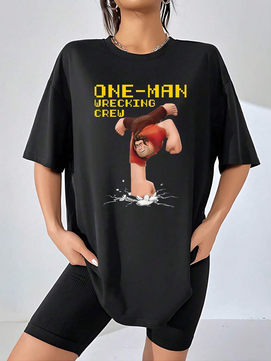 La imagen muestra a un personaje fuerte rompiendo el suelo con su puño simbolizando determinación poder y energía positiva camiseta de mujer cómoda transpirable ideal para uso diario casual moderno - Negro - Ver 1