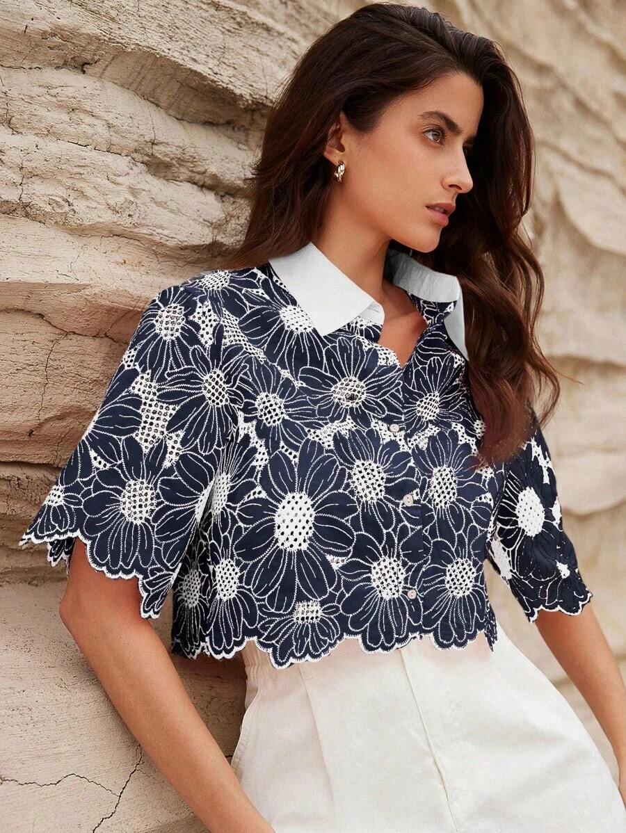 Aveloria Zanirela Blusa elegante con bordado de margaritas al azar y calado - Azul marino - Ver 1