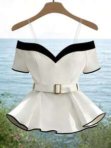 Blusa elegante y de moda para mujer, con diseño minimalista y versátil, con contraste de color negro y blanco, decoración de hebilla metálica y volantes en el bajo, para el verano - Beis - Ver 4