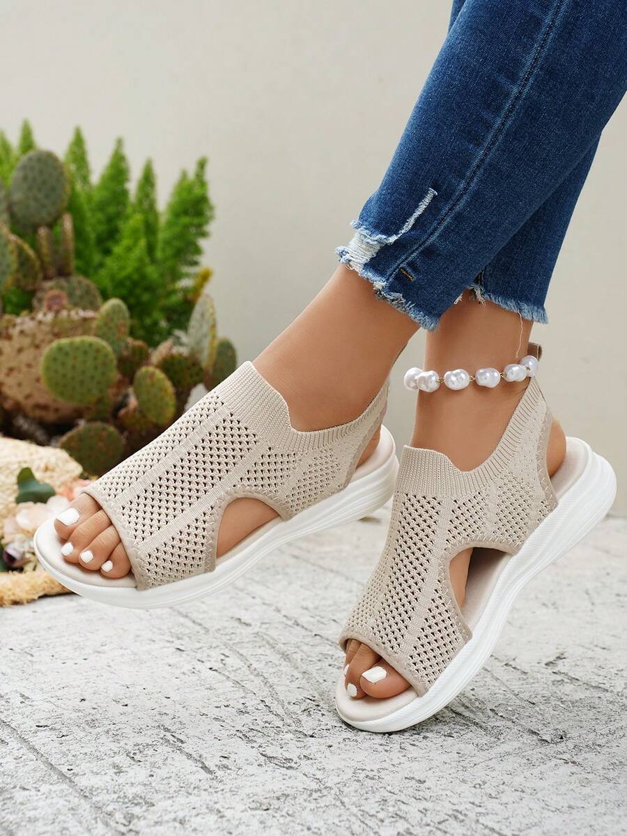 Tplvbz Women's Floral Hollow Mesh Casual Sports Sandals (Floral Pattern Random) - Beige - View 1
