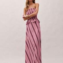 Off Shoulder Strapless Striped Set Featuring A Smocked Bodice Top With Peplum Detail, And Flowing Skirt. Summer, Perfect For Vacations, Casual Days, Spring, Beachwear, Coverup, Festival, Coords. - Rosa - Ver 9