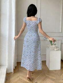 Vestido largo de verano con cuello en V, estampado floral y cintura ceñida - Celeste - Ver 2