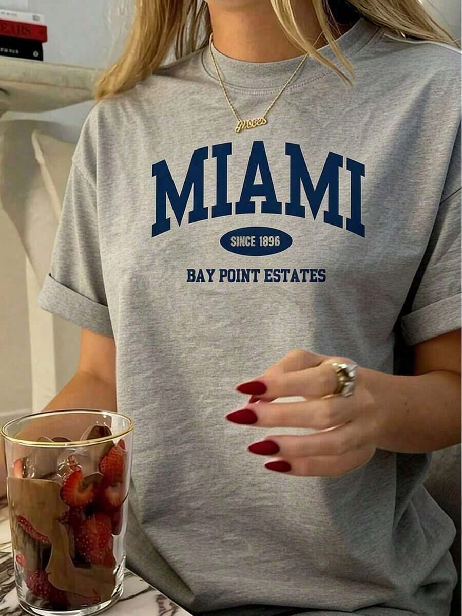 Fashion Clothing: Women's Casual Short Sleeve T-Shirt - Miami Oval Emblem Design, White And Navy Letter Print, Medium Elastic Crew Neck, Suitable For Spring, Summer And Autumn, Machine Washable, Loose Fit, Bold Pattern, Soft Texture Fashion T-Shirt. Classic Crew Neck, Short Sleeve, Solid Basic Style. - 灰色 - 查看 1