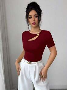 Blusa negra de manga corta con escote asimétrico y decoración metálica hueca, para primavera/verano - Burdeos - Ver 5