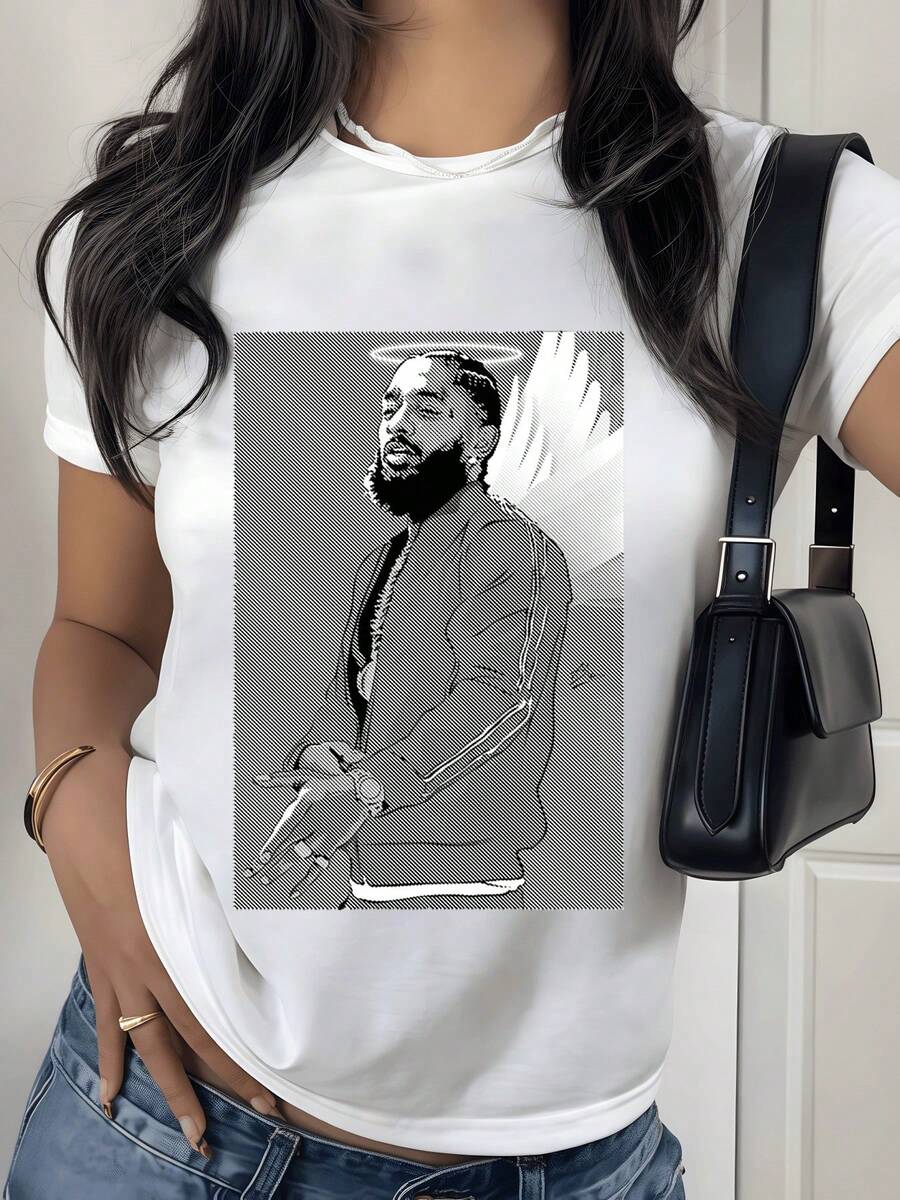 Contemporary Angel Figure With Outstretched Wings And Radiant Halo Symbolizes Purity, Strength, And Inner Protection Combined With A Modern Urban Attitude. Stylish And Comfortable Women's T-Shirt For Everyday Wear - 白色 - 查看 1