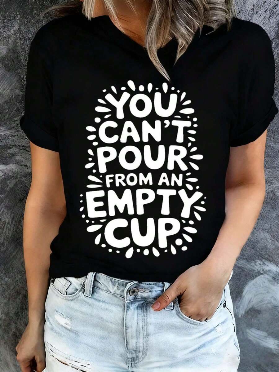 Camisetas gráficas negras exclusivas para mujer con la sabiduría de la taza vacía. Ies para el uso diario alidas de fin de semana, estas camisetas estamps capturan la estética streetwear con patrones de verano distintivos, perfectas para actividades rels al e .