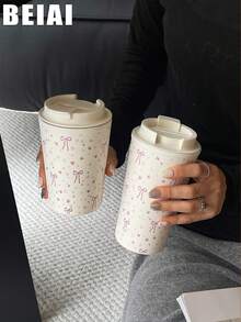 Gobelet isotherme à double paroi en acier inoxydable, motif nœud papillon et étoiles rose, 350-450 ml (11,83-15,21 oz). Idéal pour la voiture, le bureau, la salle de sport, les voyages, les activités de plein air, le thé ou le café. Couvercle avec bec verseur. Parfait pour l'extérieur, le bureau, la maison, l'école, la voiture, la salle de sport, les voyages, les anniversaires, la fête des mères, la fête des pères, la rentrée scolaire ou la Saint-Valentin. - Multicolore - Voir 4
