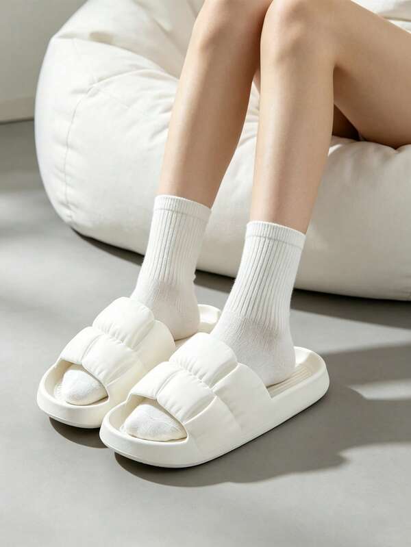 男女通用浴室拖鞋，EVA室内拖鞋，轻便静音浴室凉鞋，易于清洁的露趾拖鞋。多功能舒适休闲鞋，适合室内、室外、居家、游泳池、海滩和水疗中心等场所。