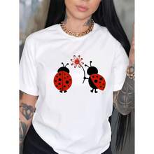 Camiseta de Mujer con Encantador Estampado de Mariquita y Flores - Manga Corta Casual, 100% Algodón, Lavable a Máquina, Blanca con Gráficos Rojos y Negros, Prenda Esencial de Primavera Verano, Diseño Casual Encantador Cot - [Blanco] - Ver 8
