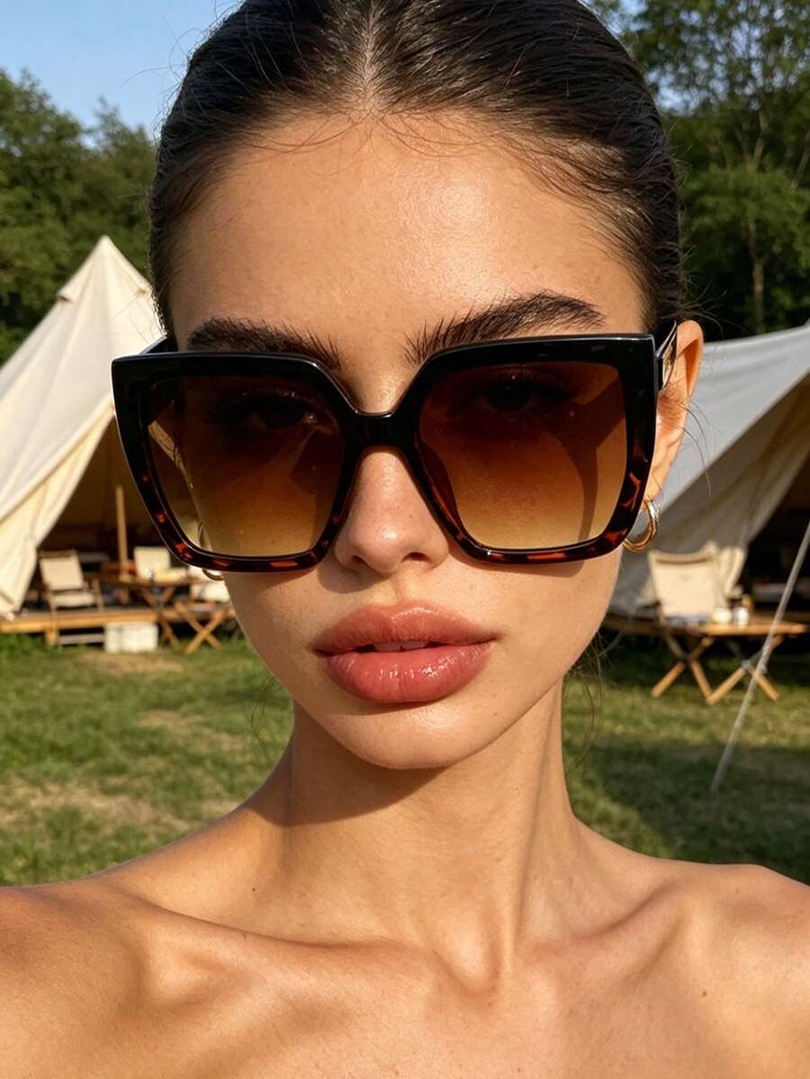 1 par de gafas de moda cuadradas con efecto carey, accesorio de verano / accesorio de atuendo / accesorio para mujer / accesorio de moda, atuendo de viaje, accesorio de playa, adecuado para actividades al aire libre, estilo deportivo, viaje, atuendos de festival, playa, festival de música electrónica, ambiente de vacaciones, conducir, atuendos al aire libre, salida familiar, atuendo elegante, alta protección, senderismo, estilo callejero - Negro en la parte superior y pudín de tofu en la parte inferior. - Ver 1