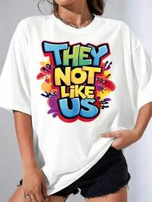 Camiseta Blanca de Mujer, Camiseta Oversize Blanca con Estampado Gráfico "They Not Like Us" para Moda Casual Urbana, Fiestas al Aire Libre, Camiseta Estampada Casual, Adecuada para primavera, verano y otoño. - Blanco - Ver 7