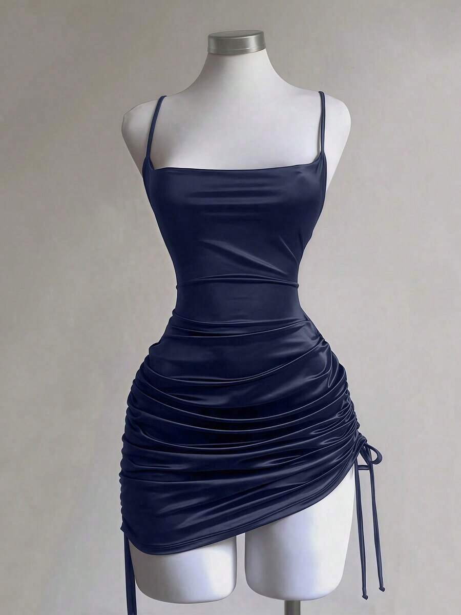 Vestido de mujer minimalista con tirantes finos, fruncido y escote bajo - azul real - Ver 1