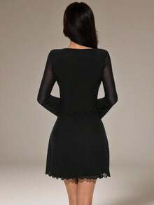 Vestido corto de mujer con mangas campana y malla con estampado de leopardo - Negro 2 - Ver 2