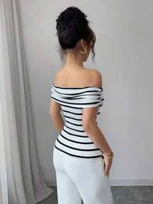 Elegante camiseta a rayas de hombros descubiertos, estilo francés vintage, para uso en vacaciones de estilo bohemio y para uso diario casual - Blanco - Ver 2