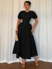 Vestido elegante y romántico para vacaciones de boda de verano 2025 en azul francés regular, con hombros sueltos, mangas abullonadas, cintura drapeada y lazo lateral ajustado - Negro - Ver 3