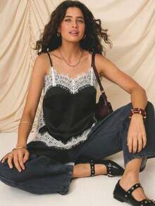 -E Elegante conjunto de vacaciones para mujer con top de tirantes finos, ajuste ceñido, de satén beige con ribete de encaje - Negro 2 - Ver 3