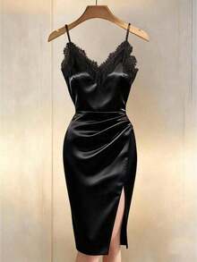 Vestido de verano de mujer de longitud media con cuello en V sin mangas, efecto decorativo con volantes en el cuello, cintura en línea A, bajo asimétrico con abertura, tela de punto jersey, diseño ajustado y sexy para uso diario - Negro - Ver 4