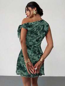 mini de vacaciones elegante y sexy con hombro asimétrico y floral nuevo para mujer en verano, vestido floral de malla, vestido de cuello asimétrico, ropa de primavera/verano, atuendo de playa, elegante, sexy, vacaciones, playa, Hawái, cita - Verde militar - Ver 2