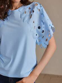 Blusa elegante y moderna de mujer con diseño floral calado, adecuada para el Día de San Valentín, vacaciones de verano en la playa, Año Nuevo - Celeste - Ver 8