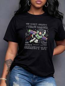 Galactic Guardian Figure In Spacesuit Celebrating The Courage And Imagination Of Exploring The Universe. Modern And Comfortable Women's T-Shirt For Lovers Of Cosmic Adventures, Casual Short Sleeve. - 黑色 - 查看 1