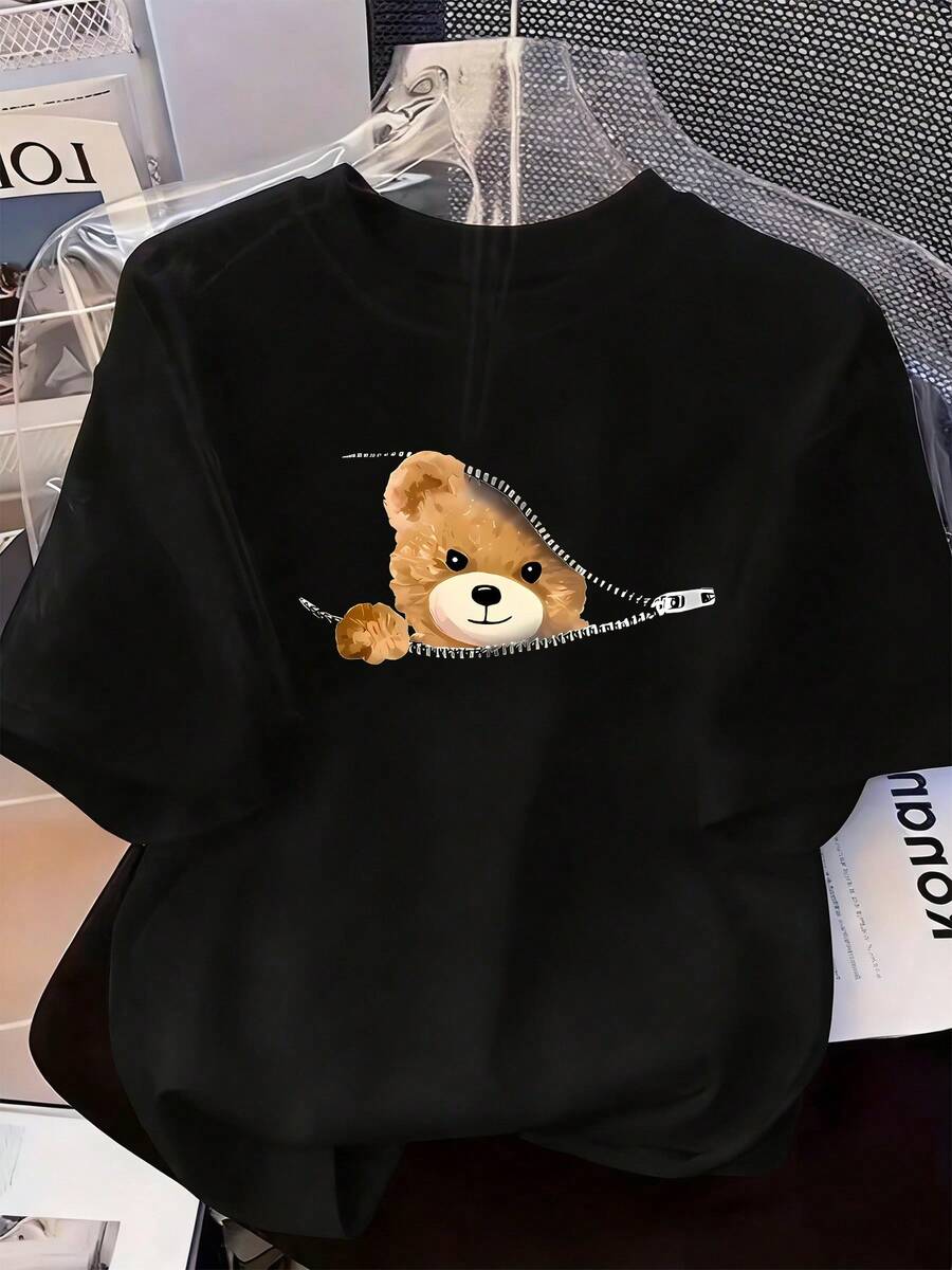 Camiseta de mujer, top de manga corta de talla grande a la moda, cómoda para usar en todas las estaciones, con un estampado único de oso asomándose. - Negro - Ver 1