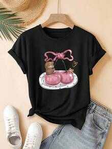 Women's T-Shirt With A Pink Cherry Bear Print, A Modern, Cheerful, And Cute Design. This Short-Sleeved, Crew-Neck T-Shirt For Young Women Is Machine Washable And Suitable For Everyday Casual Streetwear. It Makes An Ideal Gift And Is Suitable For Home, Office, And Other Occasions. - 黑色 - 查看 6