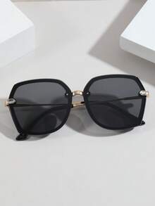 1pc Women's Square Fashion Sunglasses, UV Protection, Gradient Lens, Black Metal Frame With Rhinestone Embellished Temples, Retro Style Suitable For Summer, Beach, Travel, Outfit, Vacation - Black - View 2
