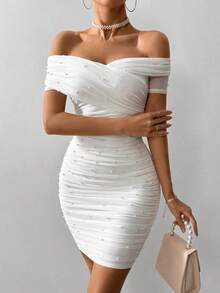 Vestido mini ajustado de mujer con hombros abiertos, manga corta, abalorios y drapeado - Blanco - Ver 5