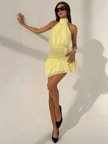 Vestido mini con cintura ceñida, volantes en el bajo y lazo en la espalda, para el Día de San Valentín - Amarillo claro - Ver 7