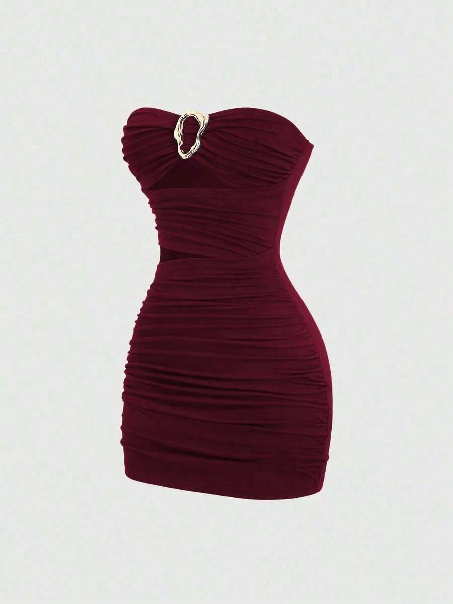 Vestido mini ajustado y sexy de mujer con hebilla de metal - Color caoba - Ver 1
