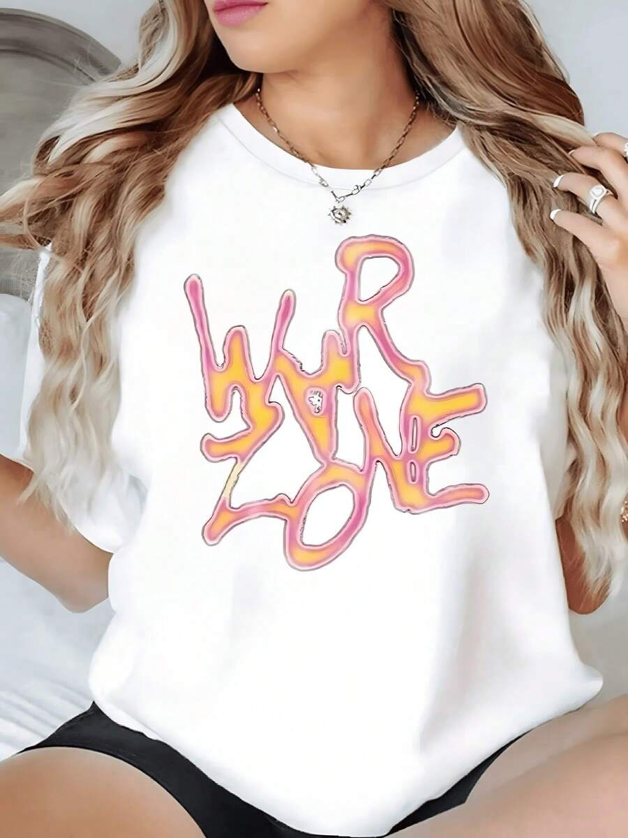 Artistic Text Reflecting A Vibrant Urban Energy With Fluid Shapes In Warm Tones That Evoke Dynamism, Freedom, And A Modern Attitude. Comfortable Casual Women's T-Shirt For Everyday Wear. - 白色 - 查看 1